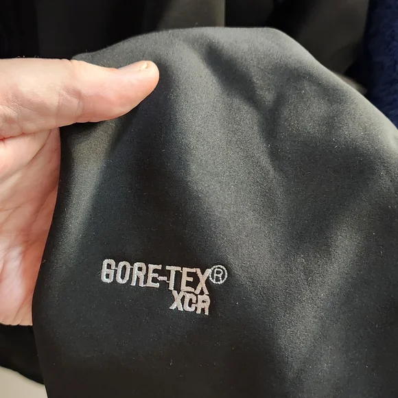 The North Face Men's Black Softshell Jacket - Picture 3 of 4